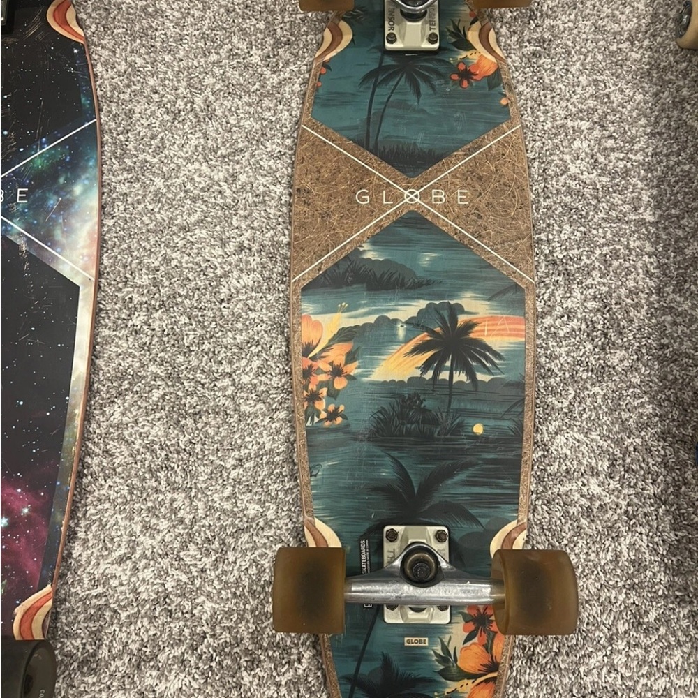 Globe Skateboard Cruisers Complete Chromantic  9.5" x 33" Limited Editions